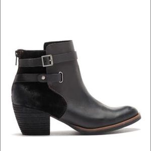 KORKS Reynosa Leather Ankle Bootie Black
